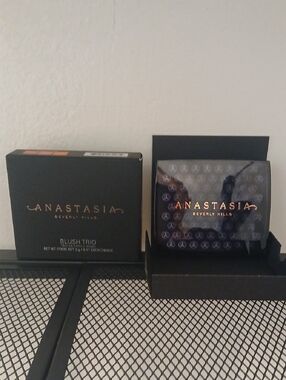 Anastasia Beverly Hills Blush Trio Palette - Peachy Love * Never Opened!